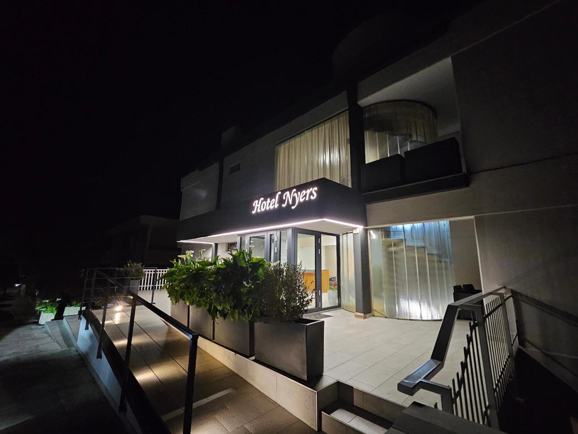 Albergo Nyers Perugia Zewnętrze zdjęcie