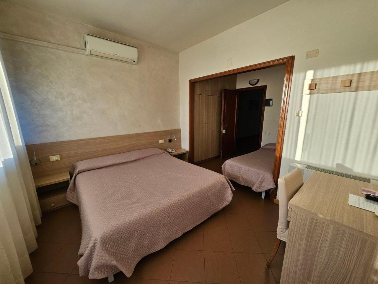 Albergo Nyers Perugia Zewnętrze zdjęcie